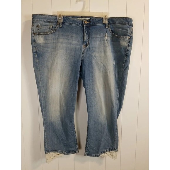Torrid Jeans Womens 24 Blue Distressed Lace Crochet Trim Cropped Denim - Picture 1 of 11